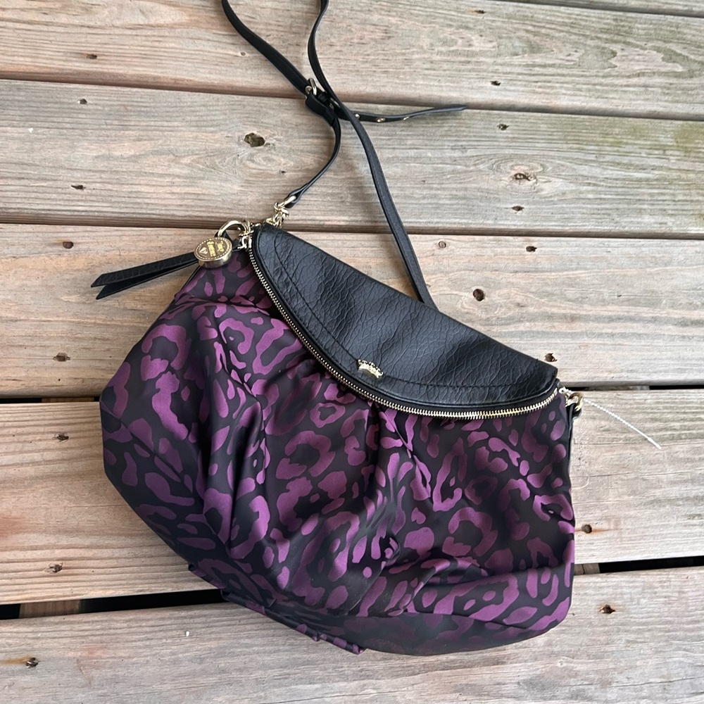 Juicy Couture crossbody strap handbags new  without tag  with a lot pocket